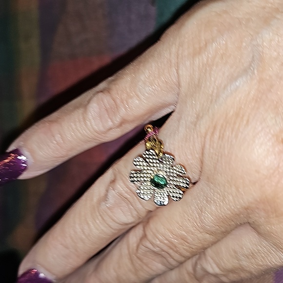 Green Tourmaline flower 🌼 ring - Picture 4 of 7